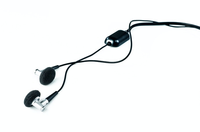 Loại Earphone - Tai Nghe Gồm Earphone Và Micro