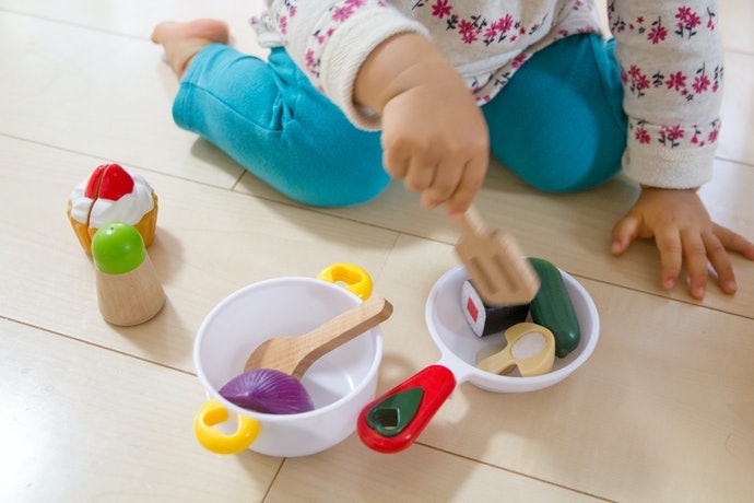 Trẻ 3 Tuổi Trở Lên: Kích Thích Sáng Tạo Với Đồ Chơi Phức Tạp Hơn Như Xếp Hình, Luồn Hạt, Rút Gỗ