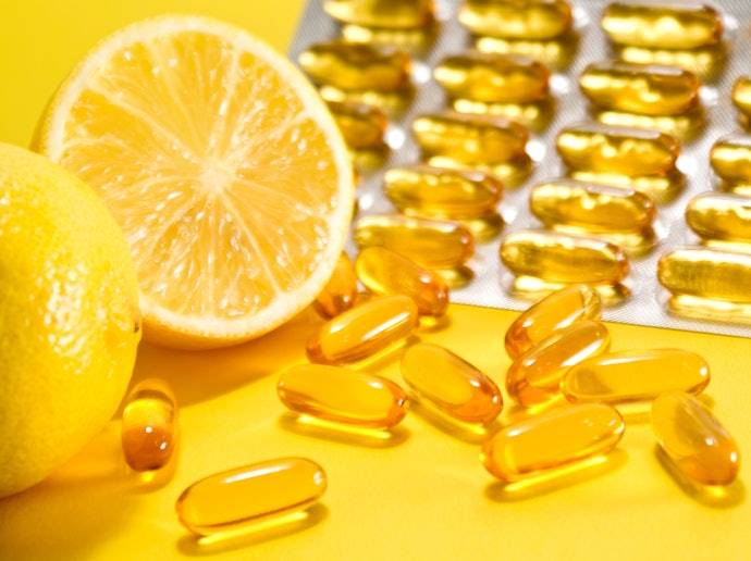 Vitamin E, Vitamin B: Ngăn Ngừa Tàn Nhang, Mờ Thâm Mụn