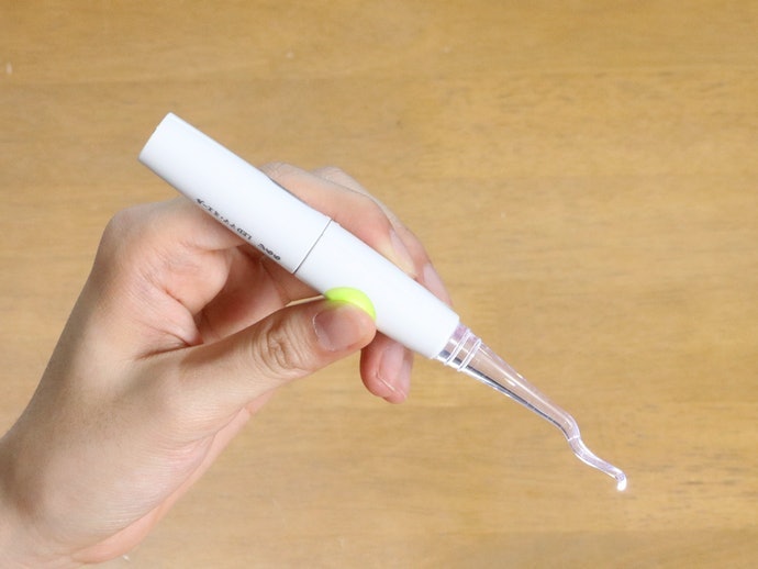 Dụng Cụ Lấy Ráy Có Đèn LED: Dễ Dàng Quan Sát Lượng Ráy Tai Tích Tụ