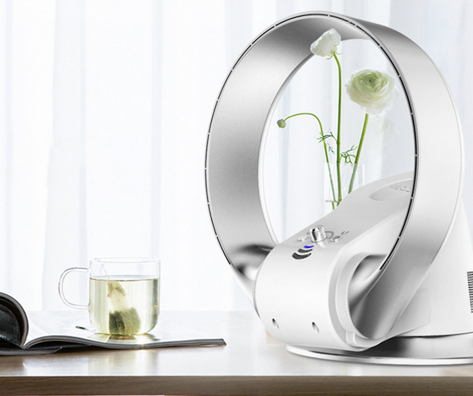 Sử Dụng Như Một Món Đồ Nội Thất: Chọn Loại Để Bàn Hoặc Treo Tường
