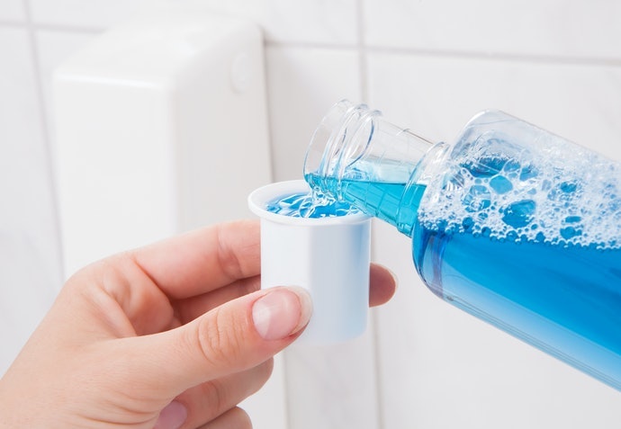 Nước Súc Miệng Làm Trắng Răng: Làm Trắng Răng Kết Hợp Loại Bỏ Mùi Hôi Miệng