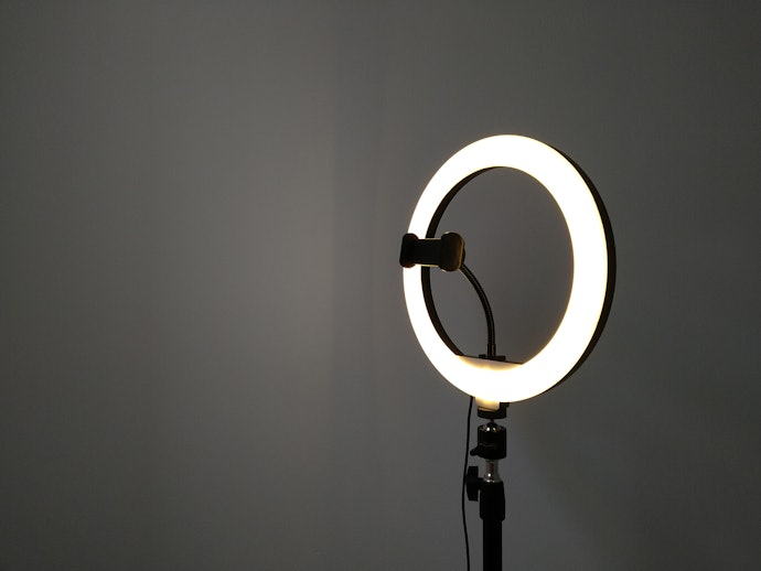Ring Light: Dạng Vòng Tròn, Được Dùng Phổ Biến