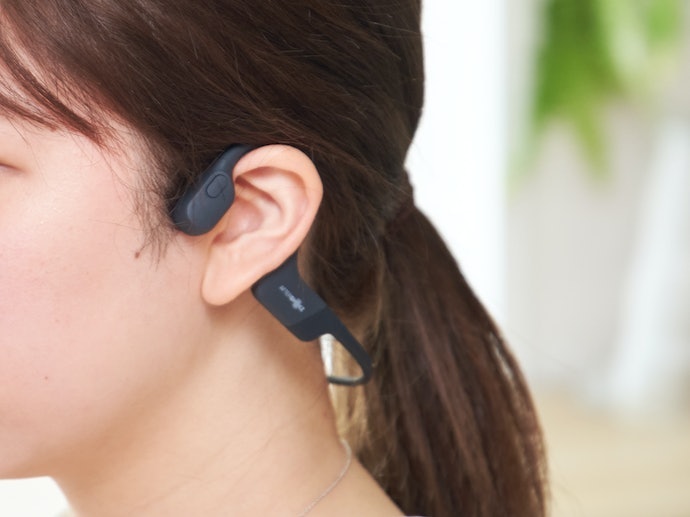 Loại Neckband: Cảm Giác Thoải Mái Mà Vẫn Chắc Chắn Cho Ai Sợ Rơi