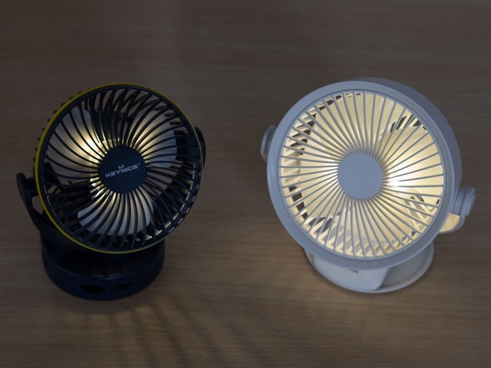 Thuận Tiện Như Một Chiếc Đèn Bàn Với Đèn LED