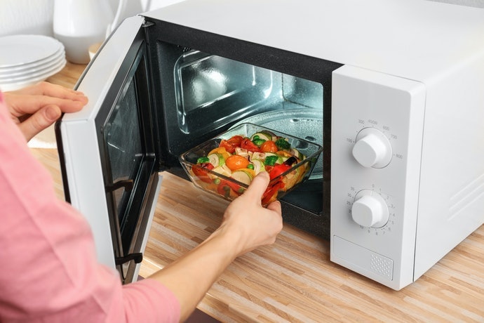 Chỉ Cần Chức Năng Hâm Nóng: Chọn Lò Vi Sóng Đơn Năng