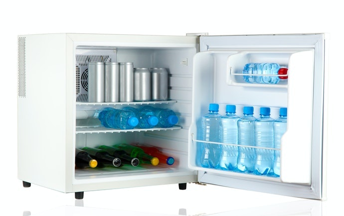 Loại Dưới 50L: Làm Lạnh Đồ Uống, Bảo Quản Mỹ Phẩm