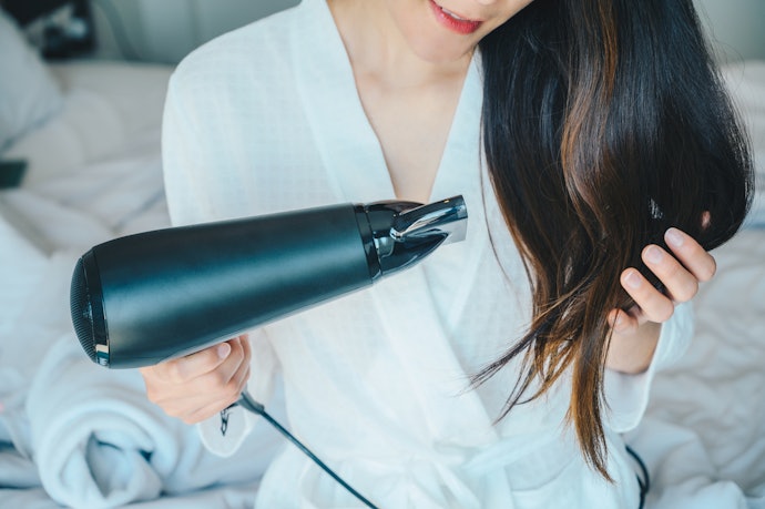 Chức Năng Ion Âm Cho Mái Tóc Vào Nếp